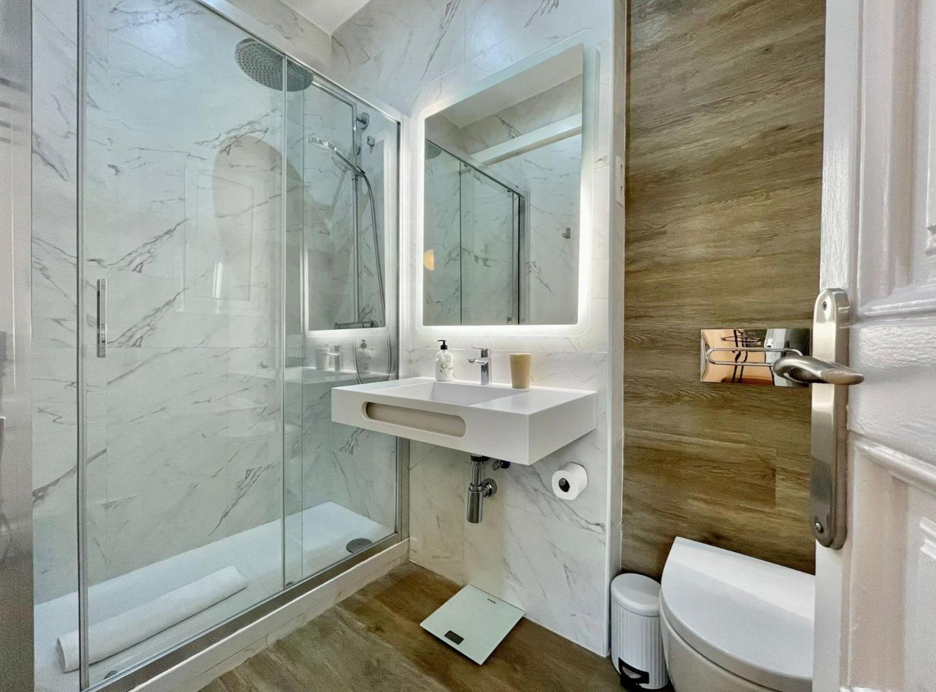 Apartment Barcelonaforrent The Gaudi Barcelona